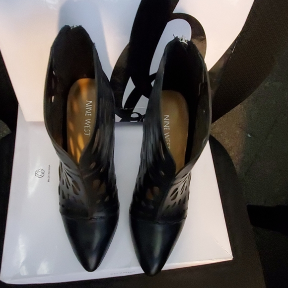 Ankle boots - Picture 3 of 5